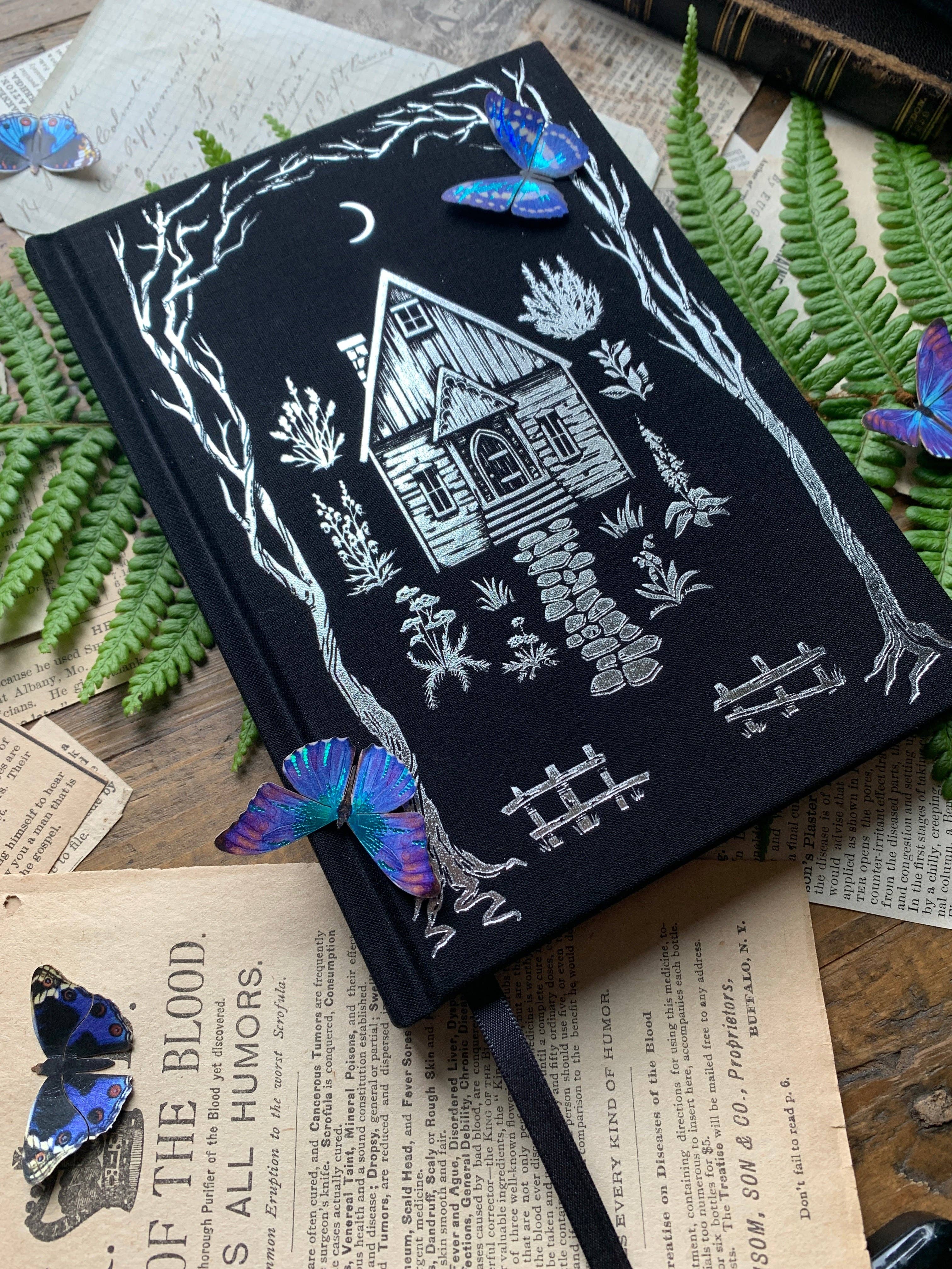 The Grimoire - B6 vegan lined notebook, 120gsm ivory paper: Gold