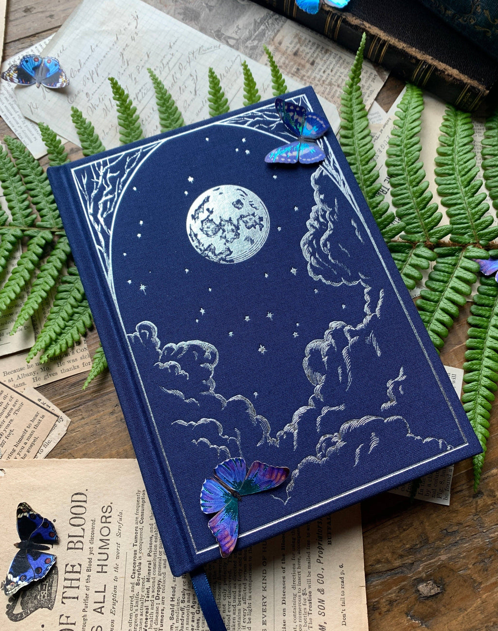 The Astronomer - B6 vegan blank notebook, 120gsm ivory paper: Silver